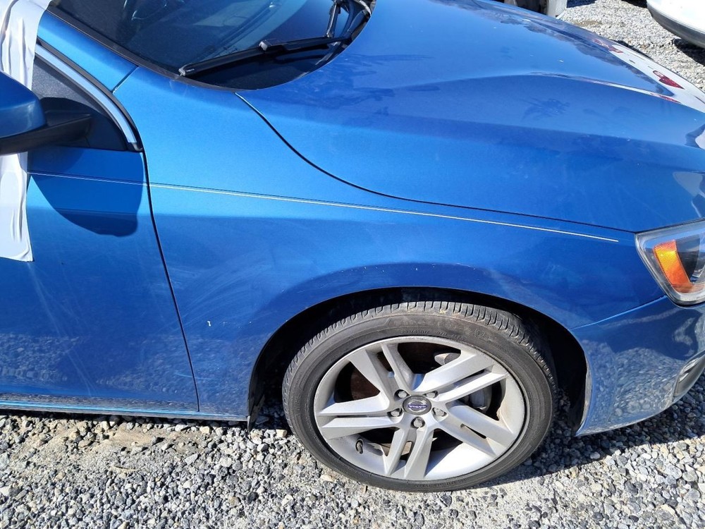 S60 2014 Glove Box 4848861