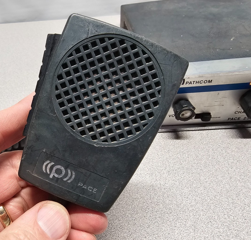 Pathcom CB Radio Pace 2376B With Mic - Power on Tested