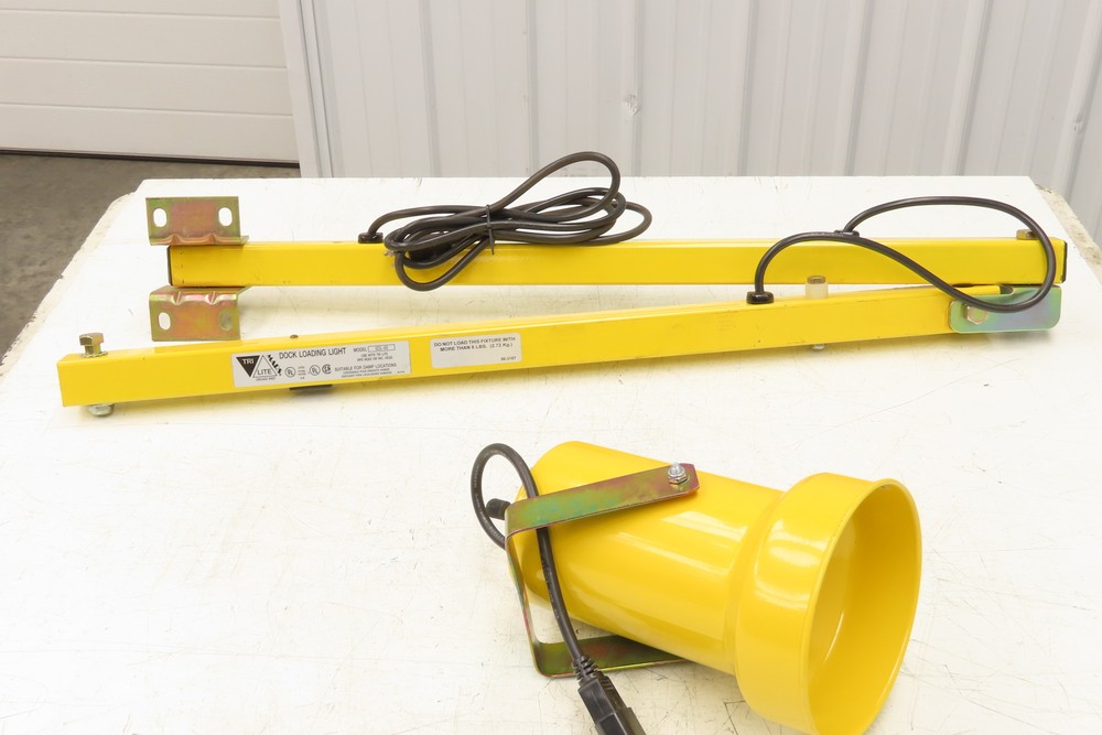 Mars SDL-60 Tri-Lite Dock Loading Light 60" Reach Single arm