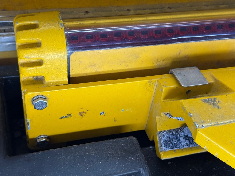 Laser Alignment Depthmaster ASSY 40500-01 Yellow Case Receiver UNTESTED READ