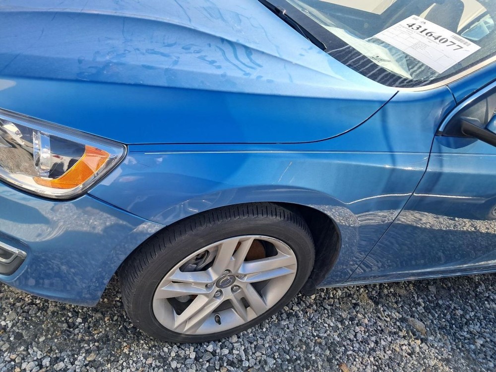 S60 2014 Glove Box 4848861