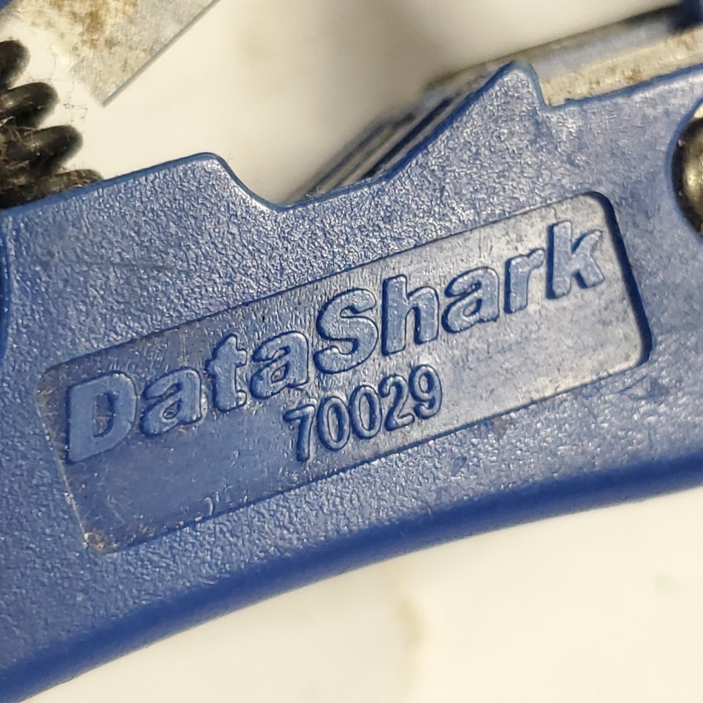 Datashark 70029 Universal Cutter/Stripper for Flat or round TV/UTP Cable