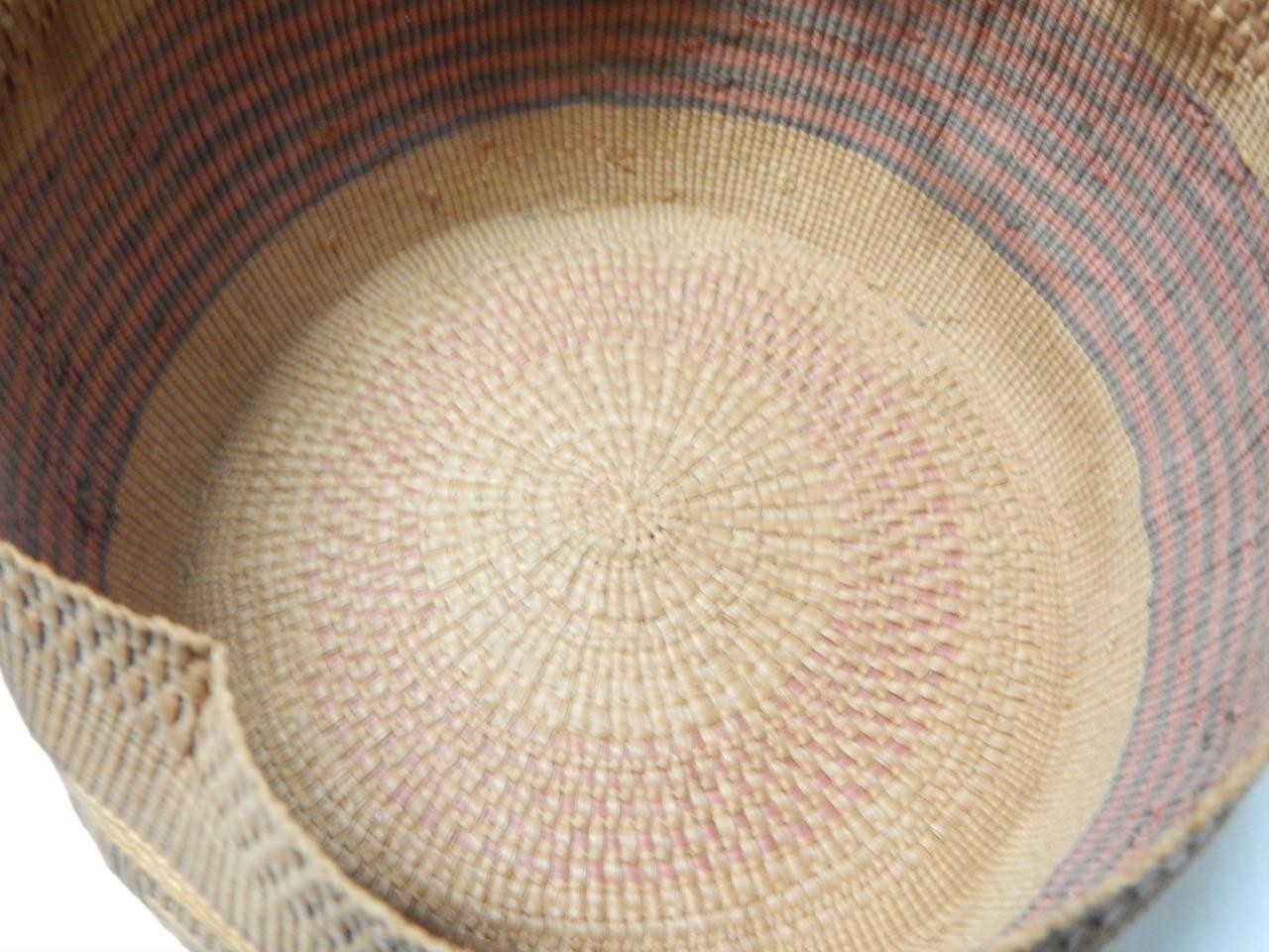 ANTIQUE LARGE TLINGIT RATTLE TOP BASKET -NW COAST ALASKA INDIAN - REAL PRETTY !