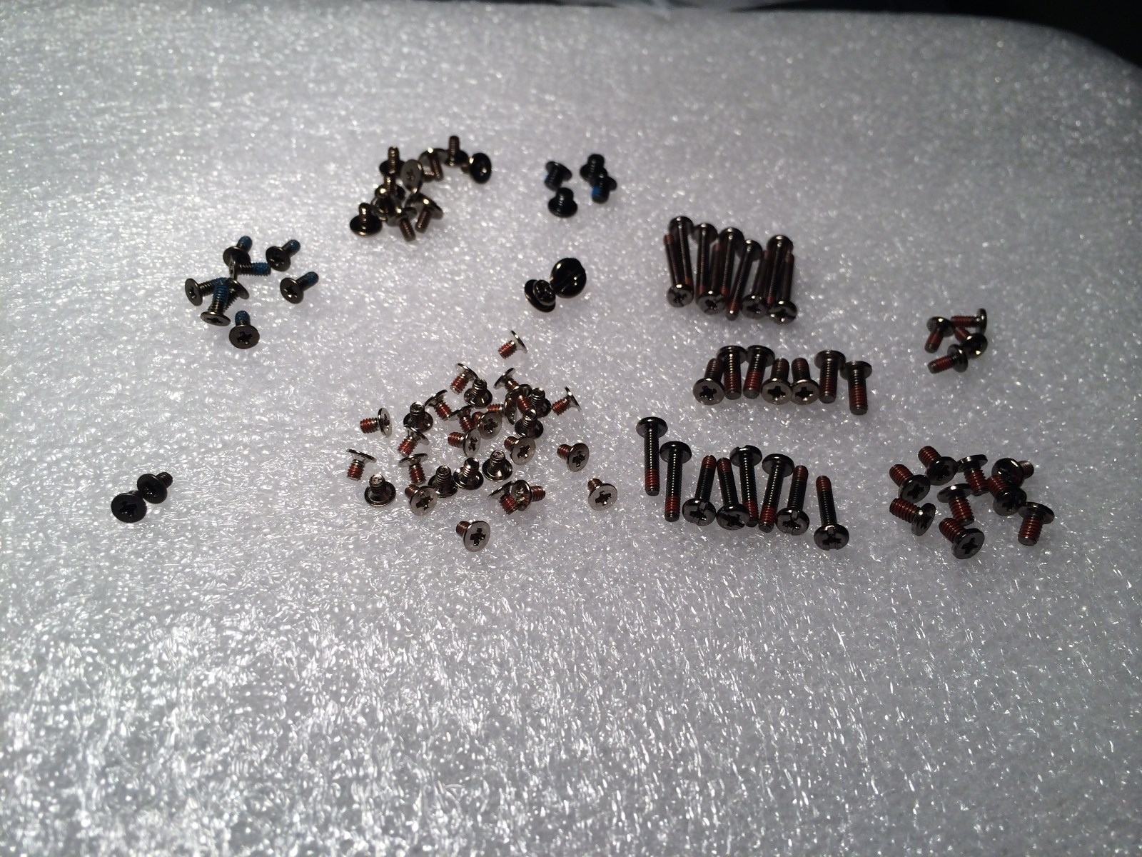IBM Lenovo thinkpad T61 complete screws set for one Laptop assembly.
