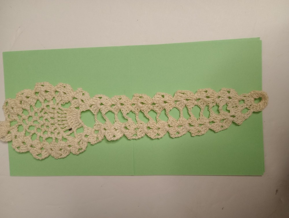 VTG Hand-Crocheted Bookmark Cream Yarn Features A Repeating Openwork Pattern 7"