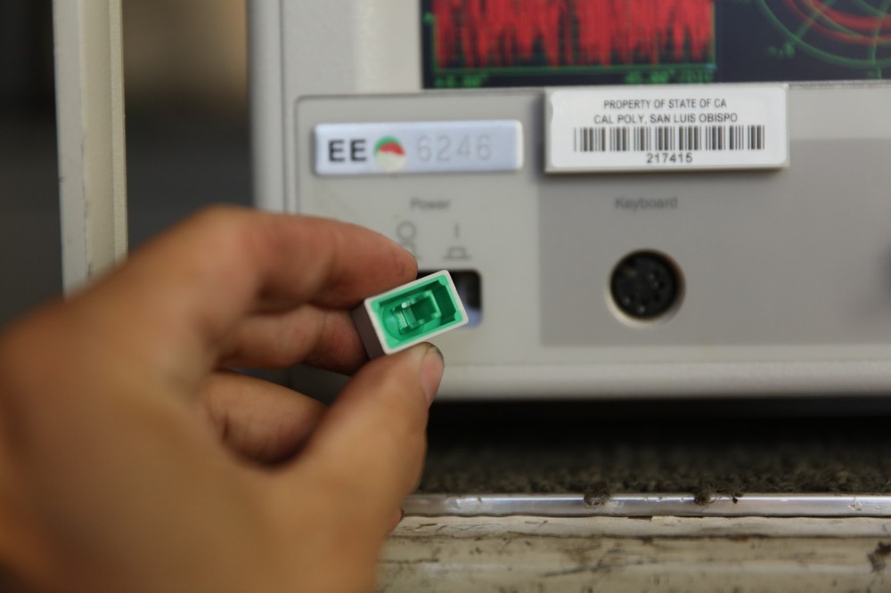 Anritsu MS4622B Network Analyzer Opt 2, 3A, 4, 8, 13 Passes Self Test As Is