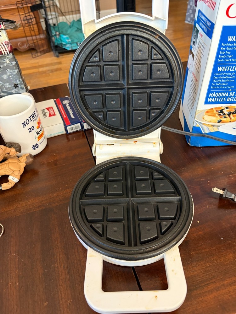 Sunbeam Belgian Waffle Maker 3857-2 NOT TESTED