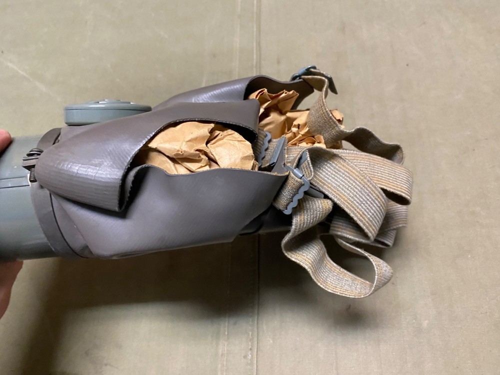 ORIGINAL WWII US ARMY M1A2 NON COMBATANT GAS MASK-ADULT MEDIUM