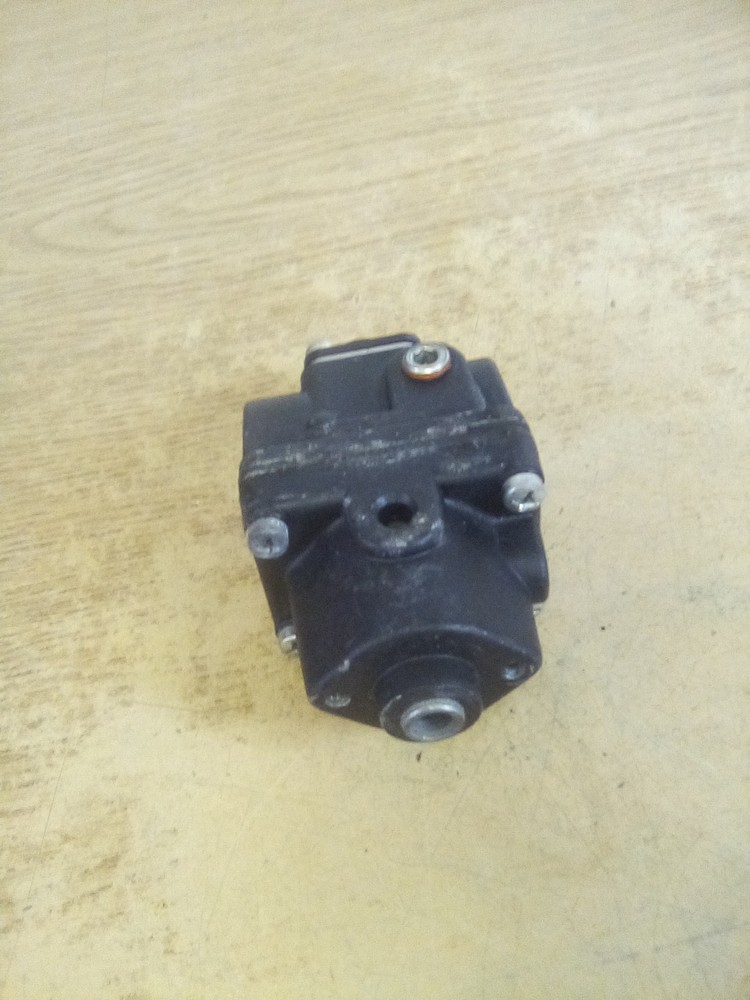 Fairchild 30242 Pressure Regulator "NO KNOB"