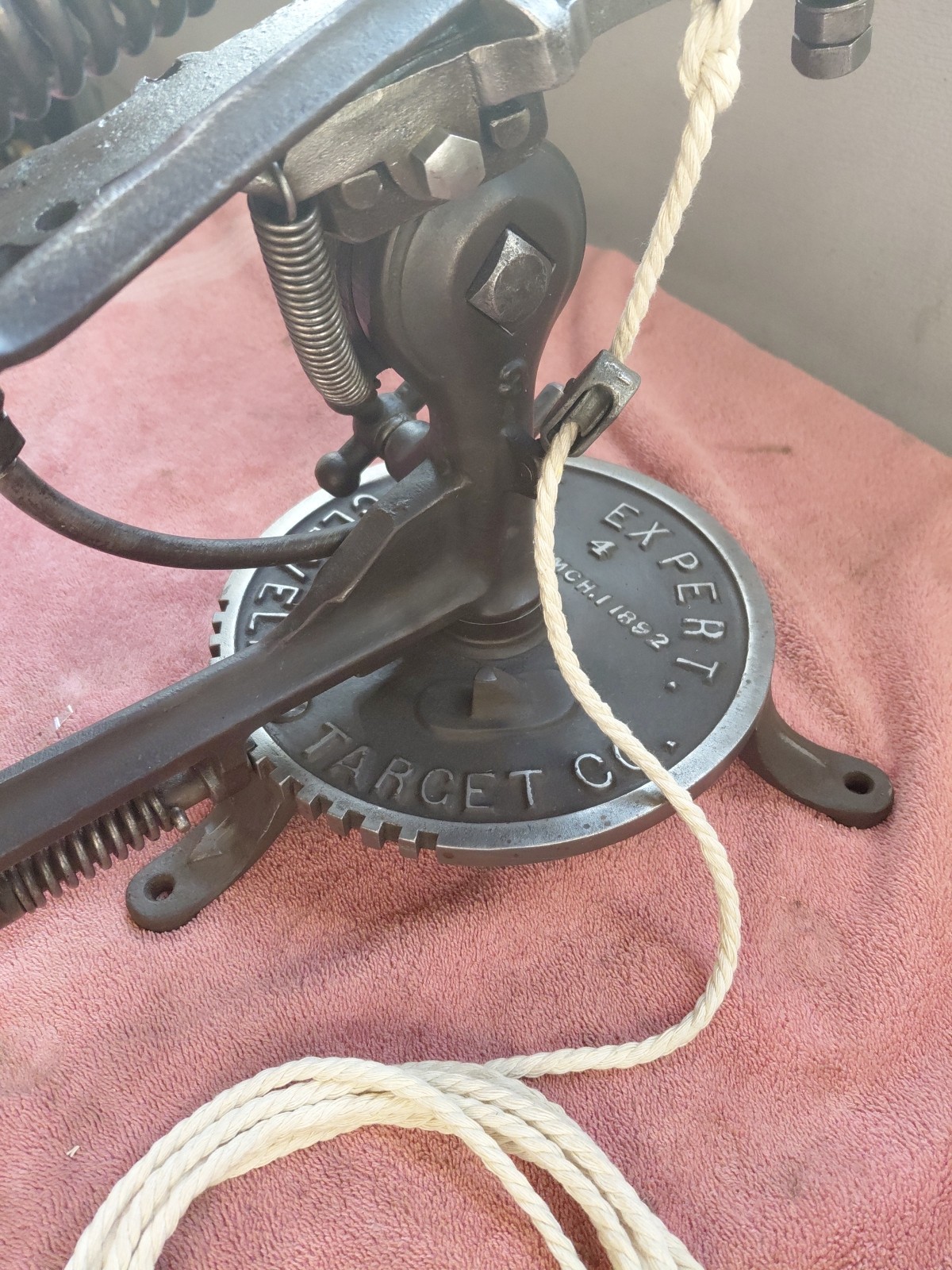 The Expert 1892 Skeet Pigeon Shooter Blue Rock Trap Cleveland Target Co #4 2