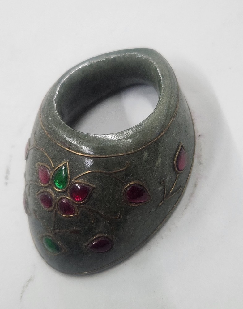 Antique Islamic Mughal Jade Archer Ring.
