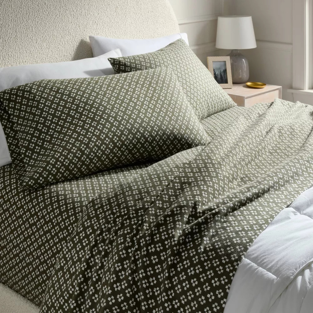 Full Ultra Soft Flannel Sheet Set Green Geo - Threshold