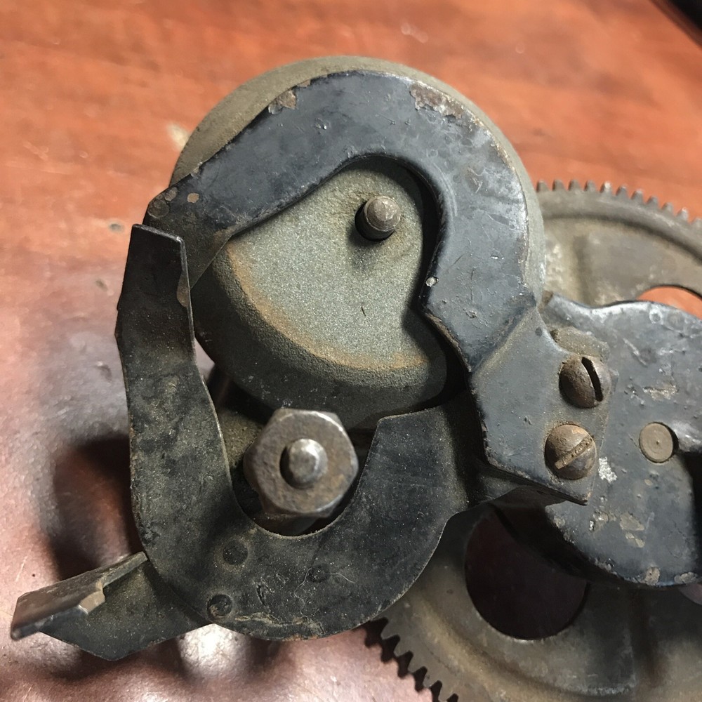 VTG Hand Crank Bench Table Mount Knife Sharpener Missing 1 Wheel See Desc.