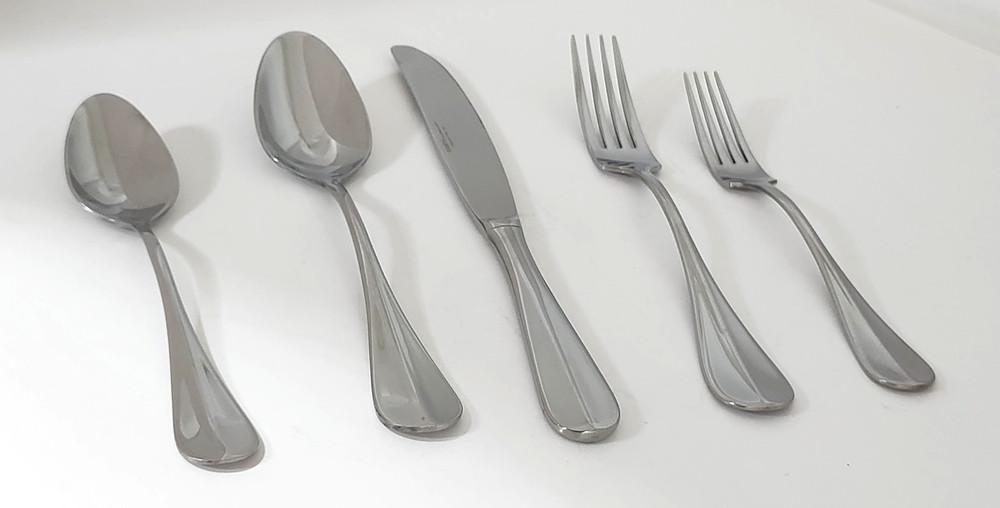 Rare Hampton Silversmiths Montefiore Flatware 5PC Place Sets Glossy Ridge 7 Max
