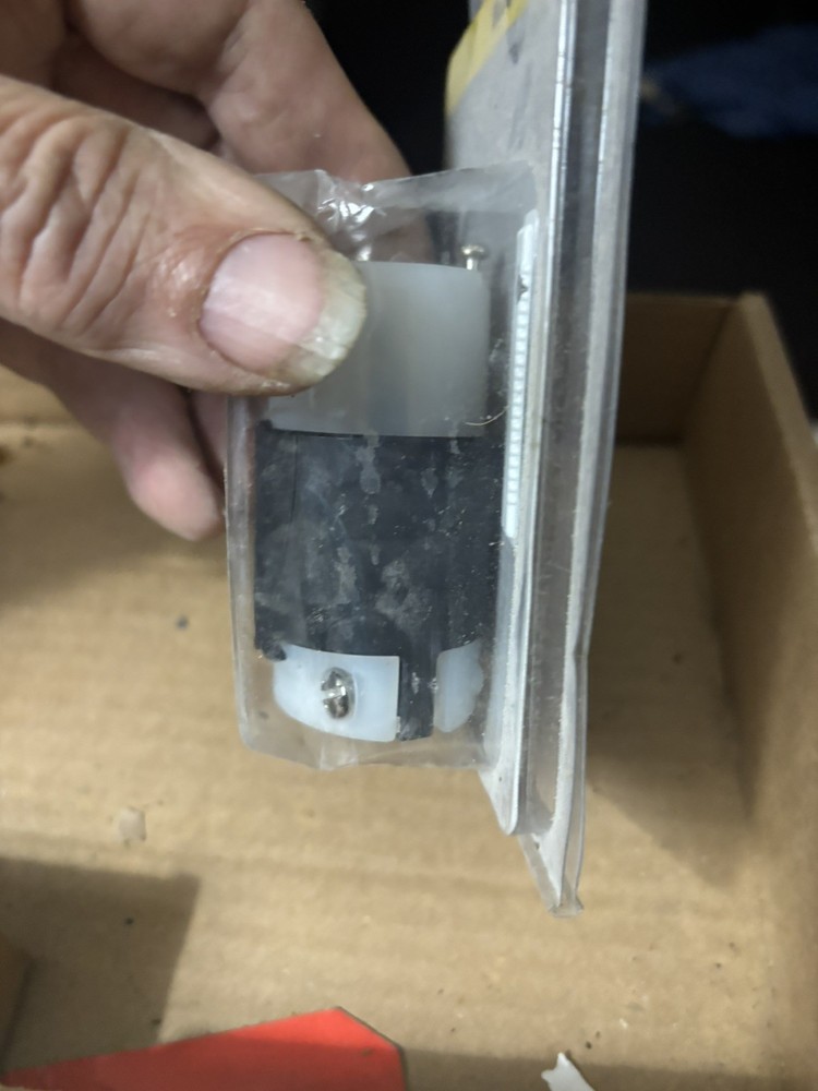 Legrand PS5469XCCV4 STRAIGHT BLADE CONNECTOR