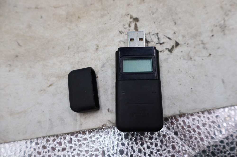 Griffin iTrip Universal FM Transmitter for MP3 Players  P1141