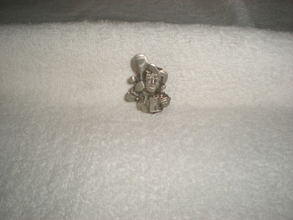 2015 Pub Crawl Sheldon Pewter Jester With Beer Stein Pin