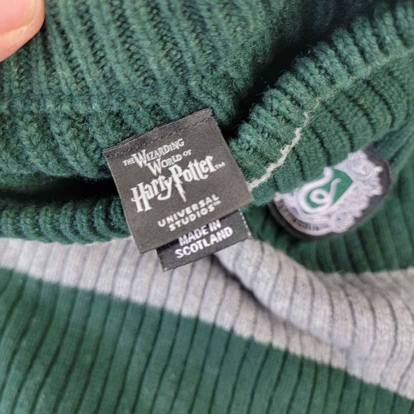 Wizarding World Harry Potter Slytherin Sweater Scotland Large Universal Studios