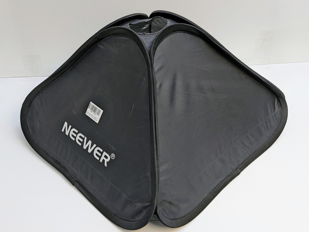 Neewer 24"x24" Square Softbox w/ Diffuser Cover Studio Lighting
