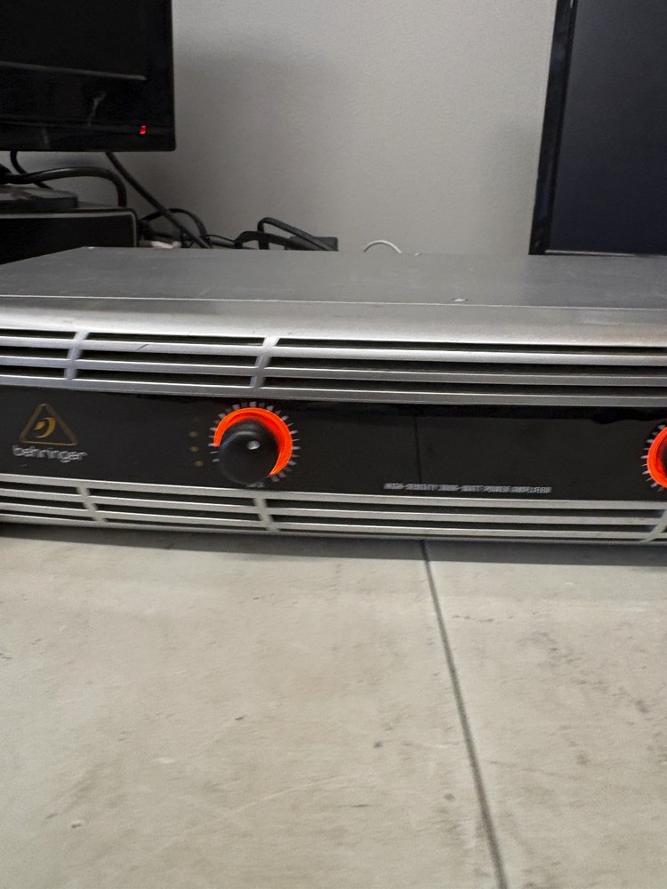 Behringer INUKE NU3000 High Density 3000 Watt Power Amplifier