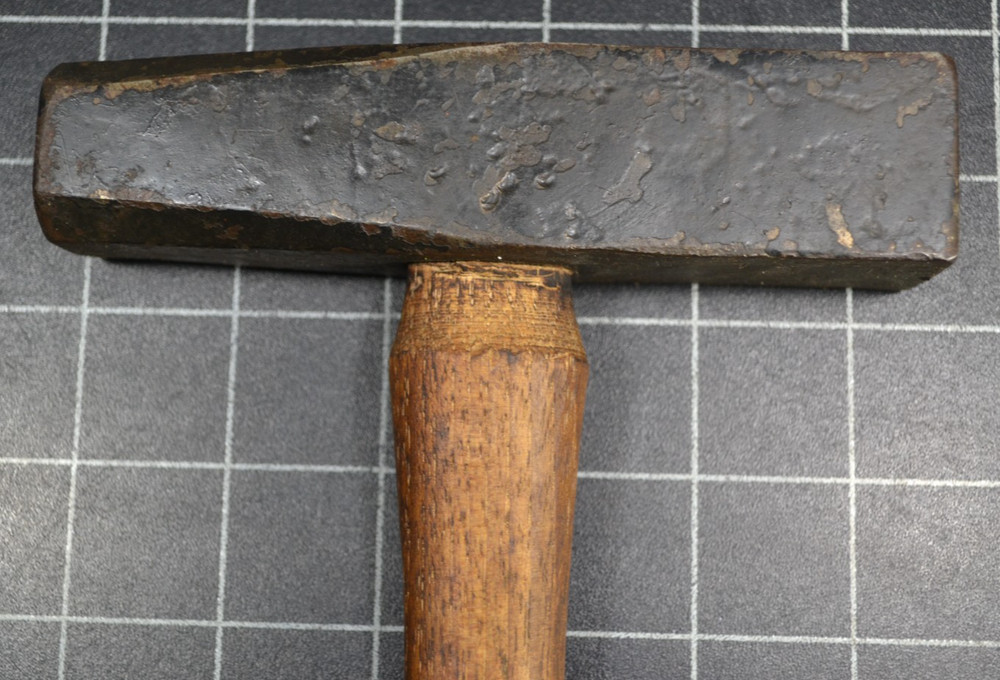 BLACKSMITH SET HAMMER - 1 1/2" SQUARE HEAD - ORIGINAL HANDLE - VERY LITTLE USE