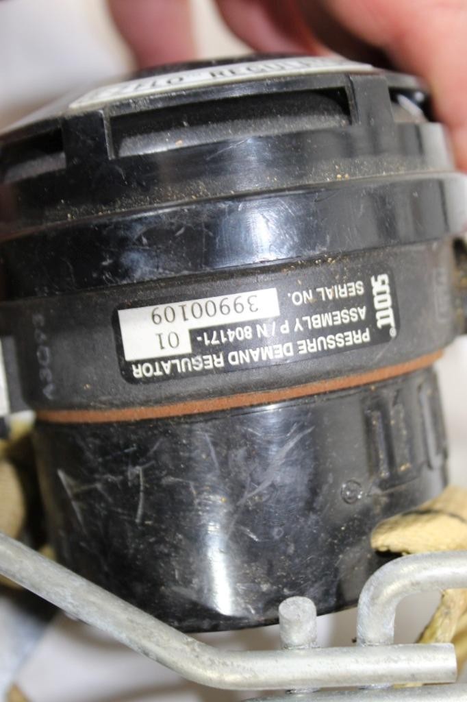 Scott 2.2 SCBA Harness with EZ Flow Regulator