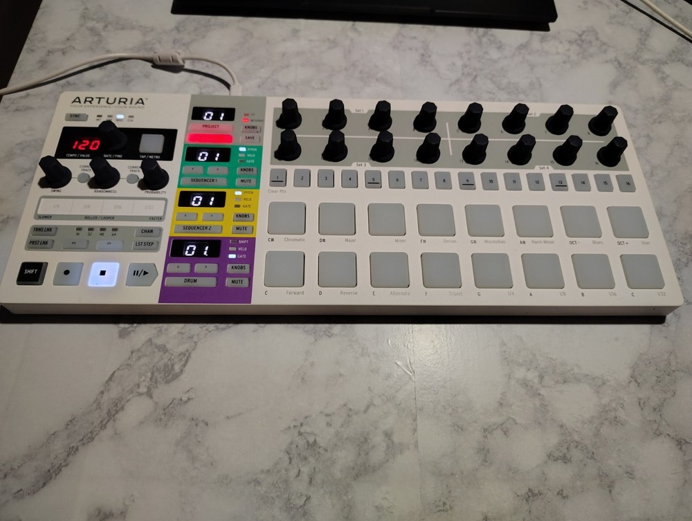 Arturia BeatStep Pro Controller Sequencer – Tested Working – Box & USB Cable