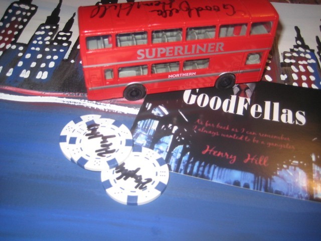 CORGI METROBUS DYECAST BEAUTIFUL SIGNED BY HENRY HILL