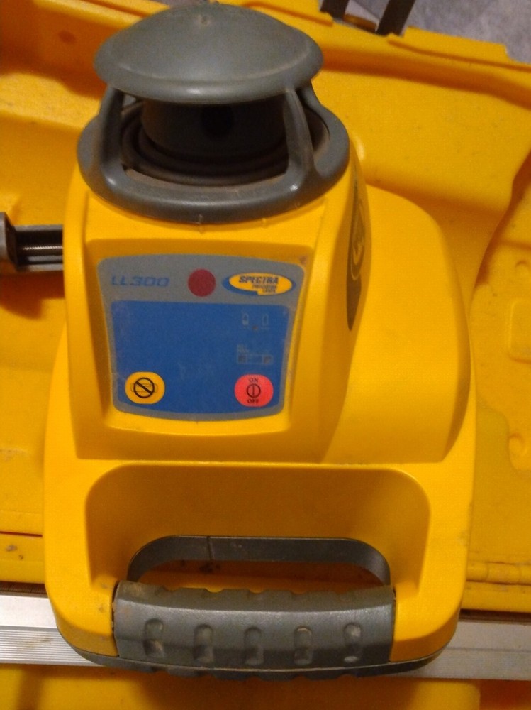 SPECTRA PRECISION LASER LEVEL- LL300 KIT
