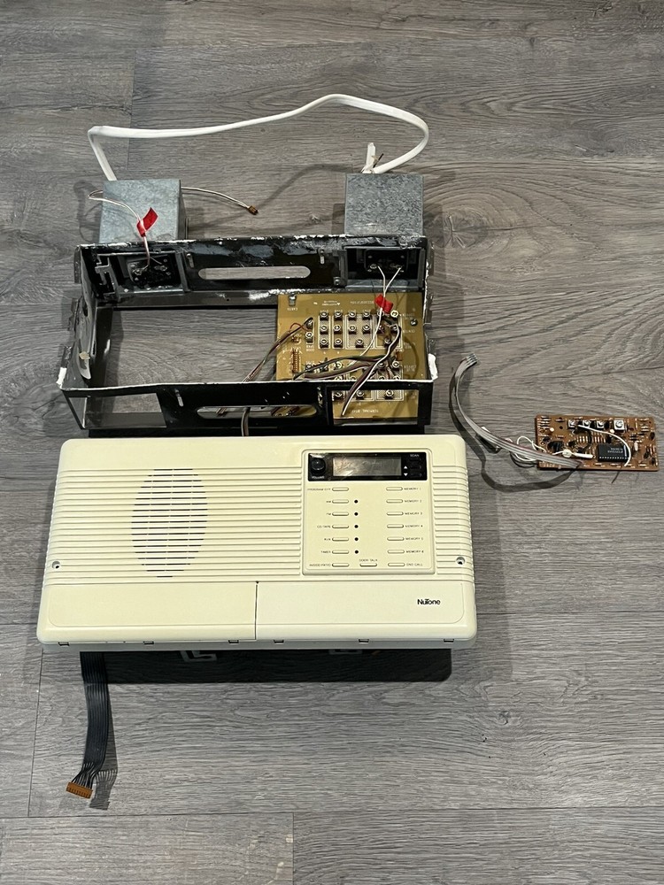 Nutone Intercom System IM-3303 with accessories (transformers, Door Chime, Mount