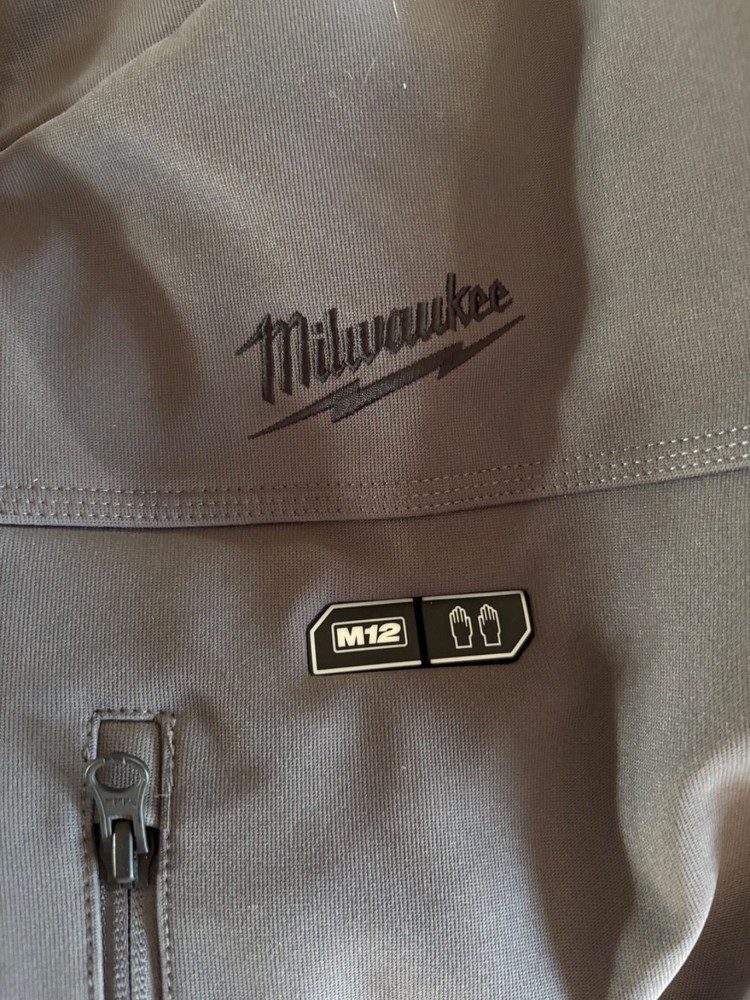 MILWAUKEE TOUGHSHELL HEATED EXTRA LARGE JACKET OPEN BOX WITH BATTERY & CHARGER
