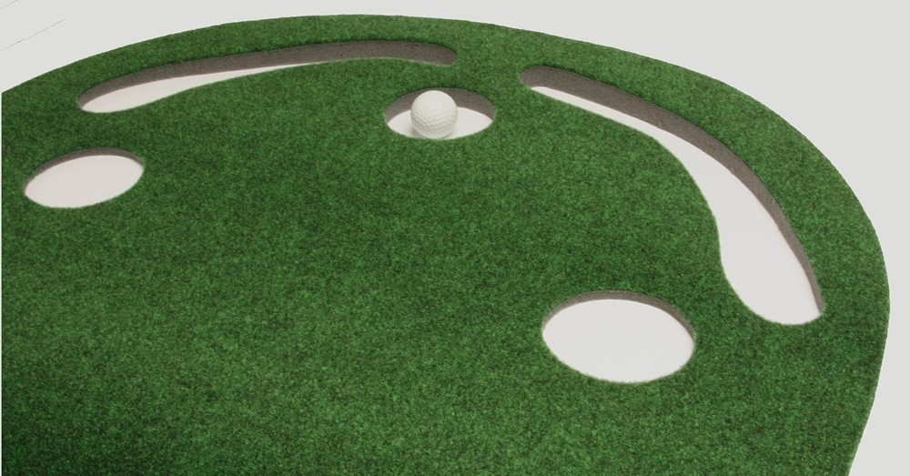 "3' x 9' Kidney Shaped Putting Green"