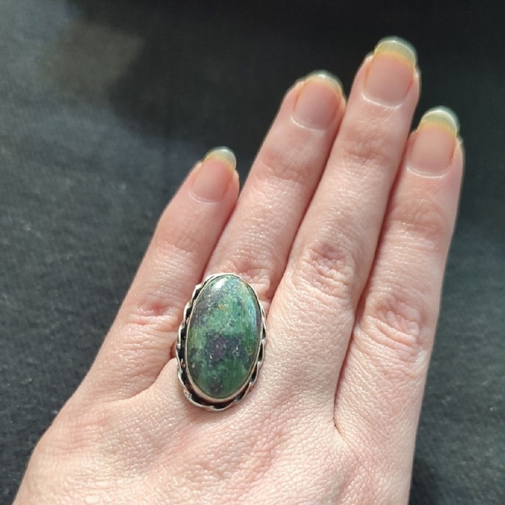 Silver Plated Green Ruby Fuchsite Gemstone Oval Statement Ring - Size 7