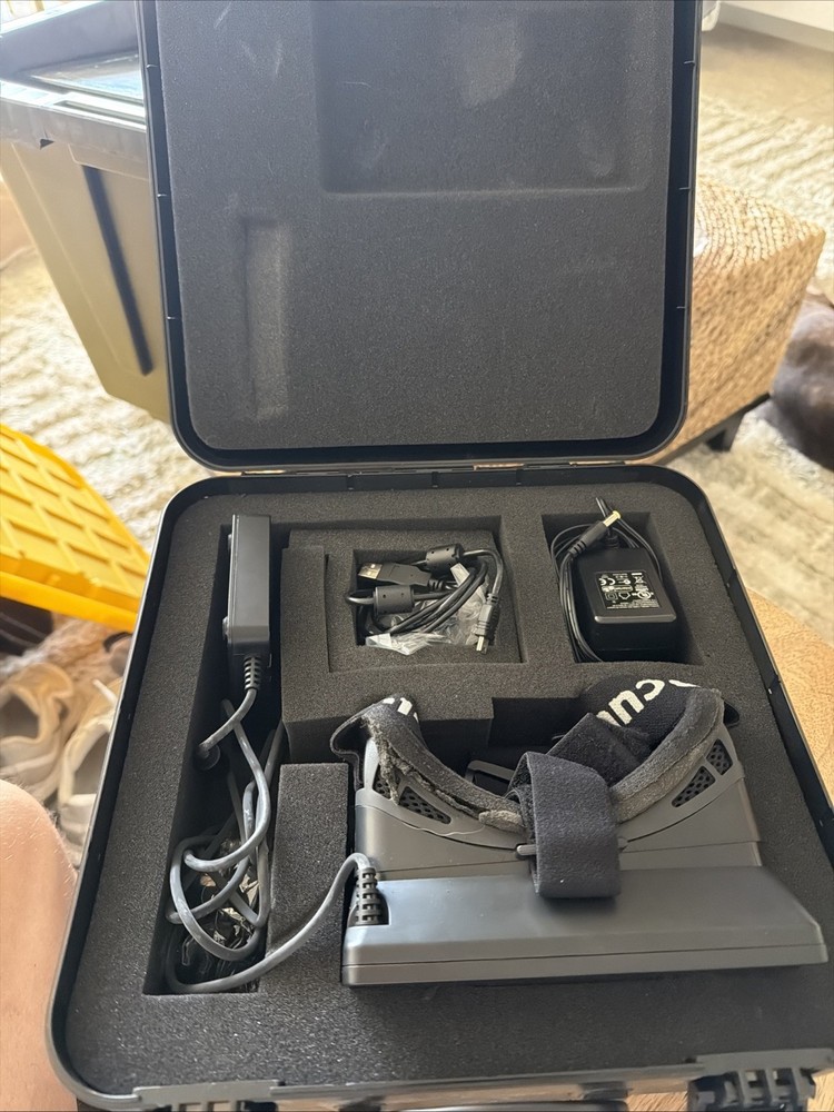 2013 Oculus Rift VR Development Kit #1 1 Virtual Reality Headset DK1 w/ Case