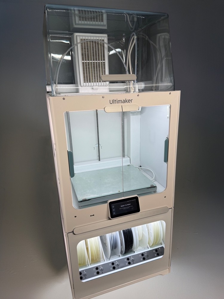 Ultimaker S5 Pro Bundle Material Station Air Manager - Open Box 3D Printer