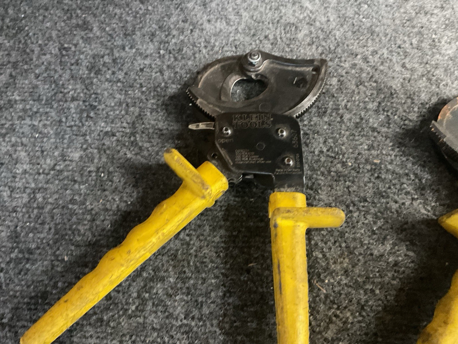 Lot of 3 Klein Tools Ratcheting Cable Cutters 63607 Moving Blade Klein