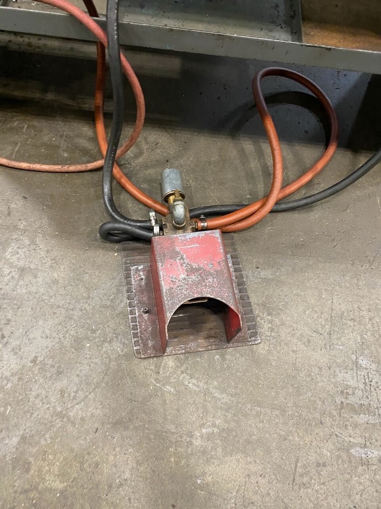 Lubow Model ML-10 pneumatic wire table bender