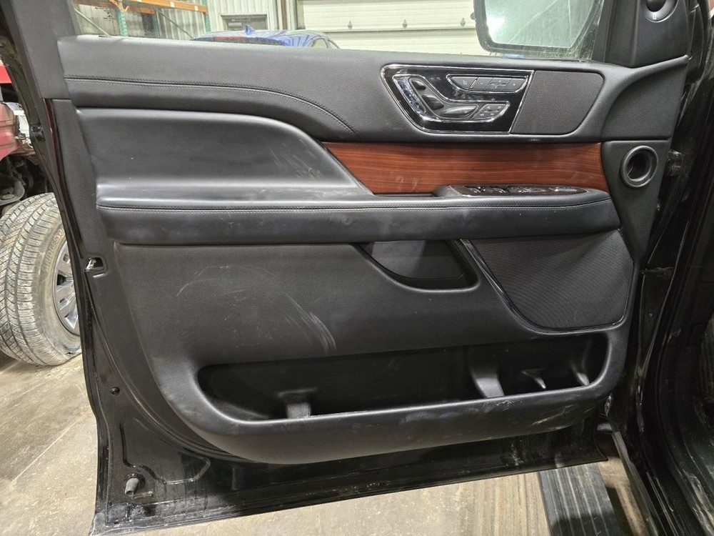 Fuse Box Engine Fits 18-21 NAVIGATOR 1546261