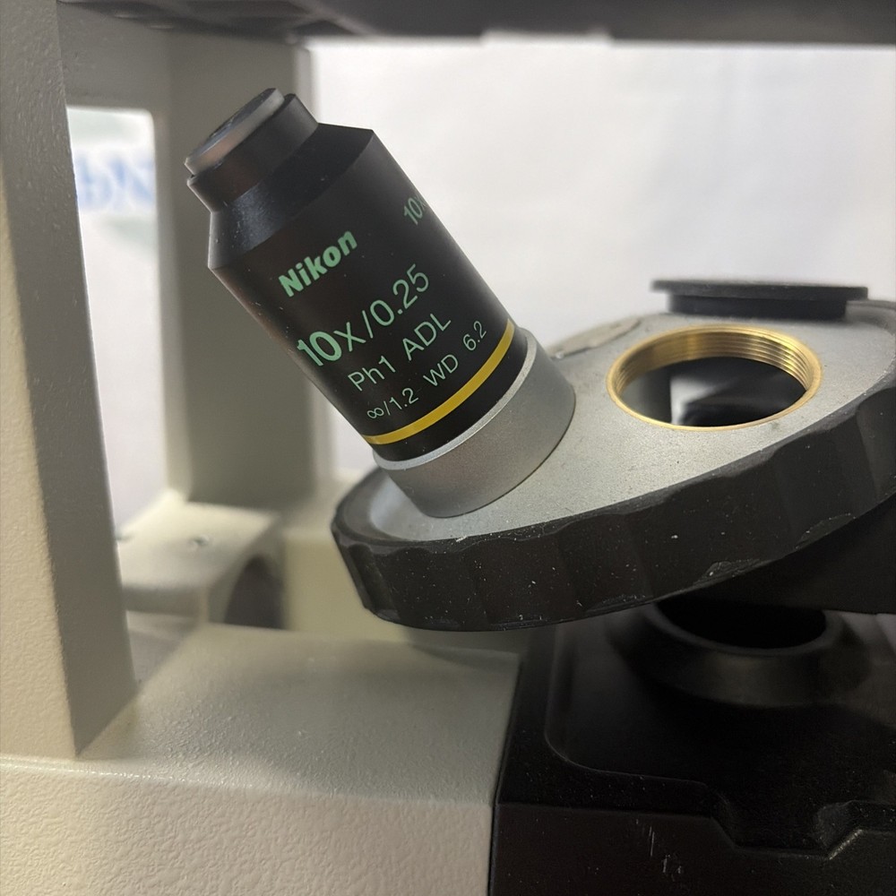 Nikon TS100 Inverted Microscope Phase Contrast 2 Objective 10x / 20x