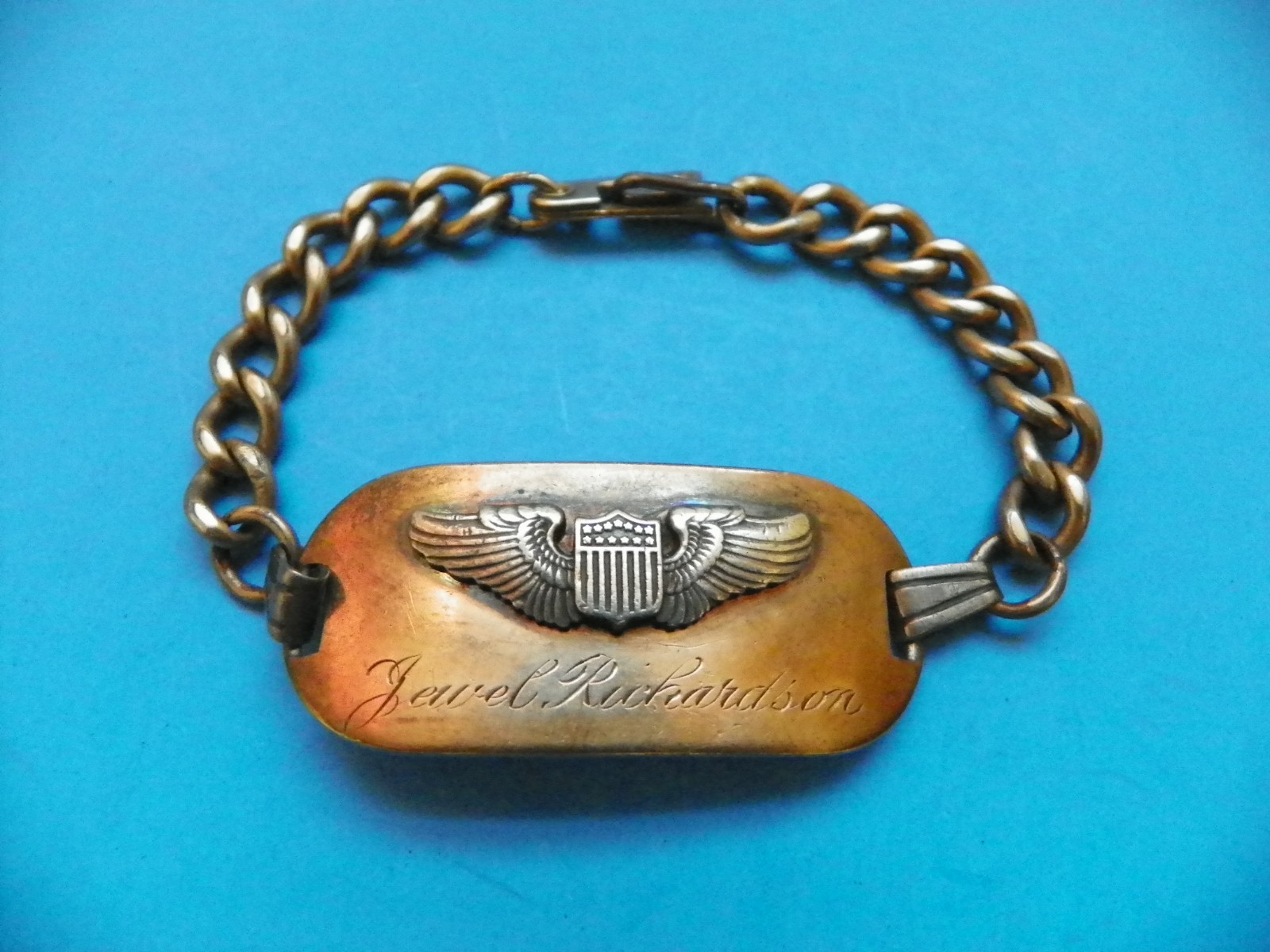 WWII ORIGINAL U.S. PILOTS 6 1/2" BRACELET WITH STERLING WING AND ENGRAVED
