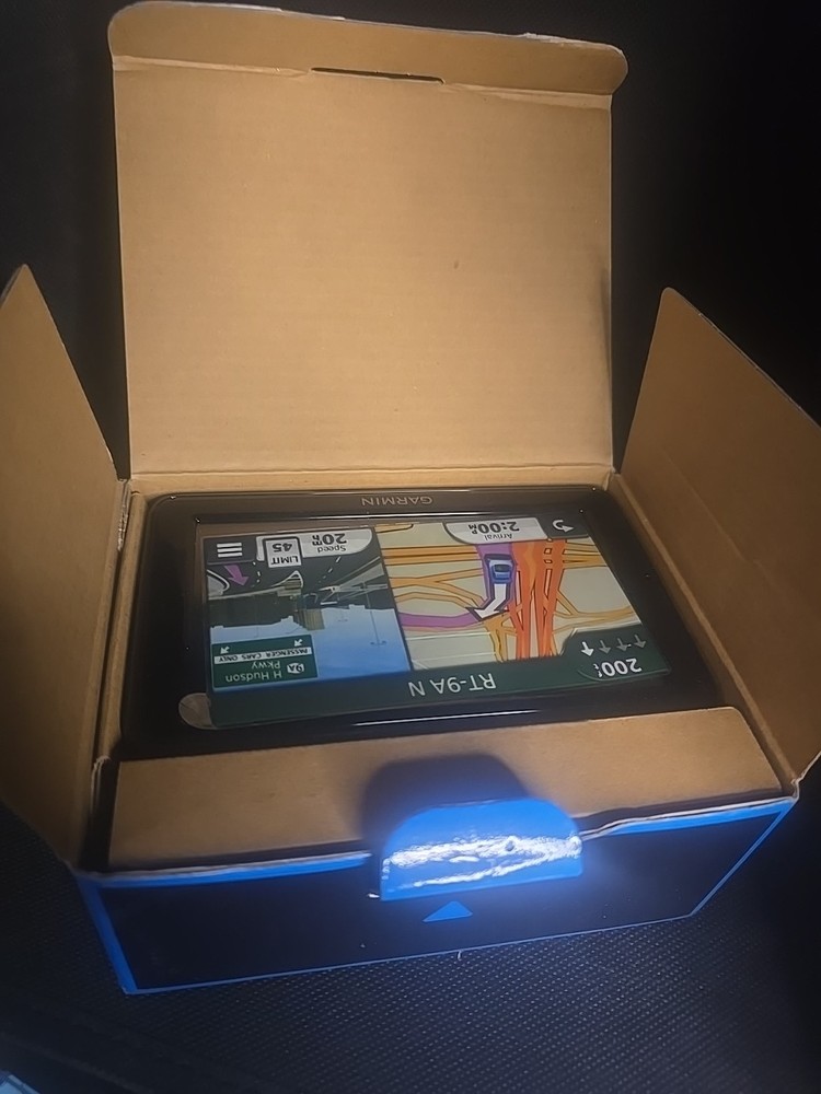 Garmin nüvi 2555LT Automotive Mountable