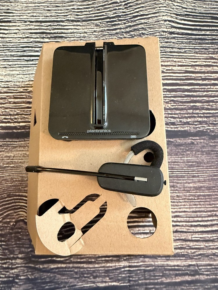 Plantronics Poly CS540 Wireless Headset System C054 DECT 6.0 New Open Box