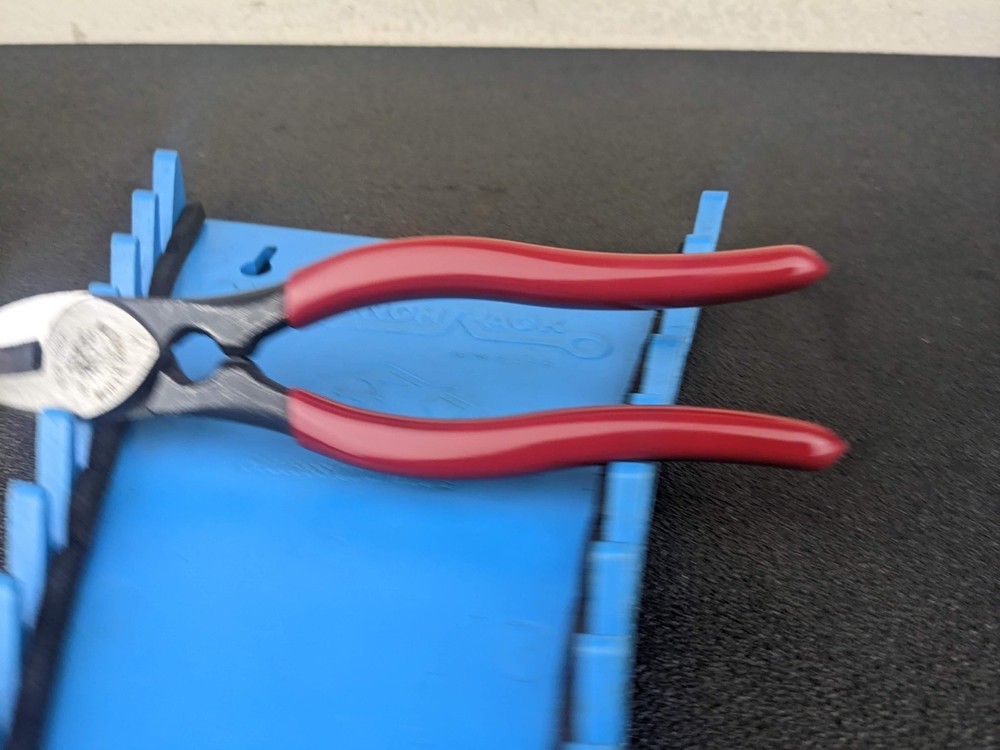 #bn098 Klein Tools Shears BX Cable Cutters Compact Lightweight Design