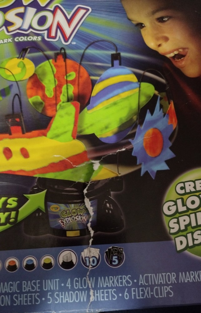 CRAYOLA GLOW EXPLOSION CREATE GLOWING SPIN MAGIC DISPLAYS HALLMARK AGES 6+