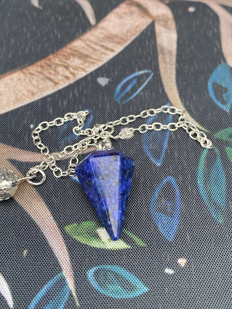 MAGICAL STONE PENDULUMS DIVINATION METAPHYSICAL