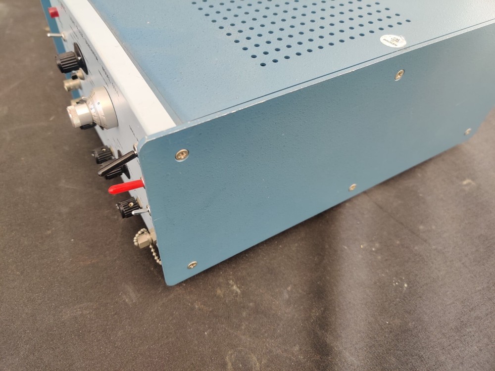 BERKELEY NUCLEONICS CORP BNC LIGHT PULSE GENERATOR Model 6010