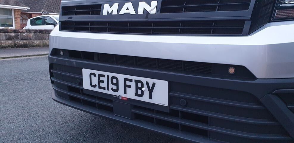 ROUND BUTTON LOW PROFILE FLUSH FIT AMBER LED STROBE EMERGENCY WARNING LIGHT