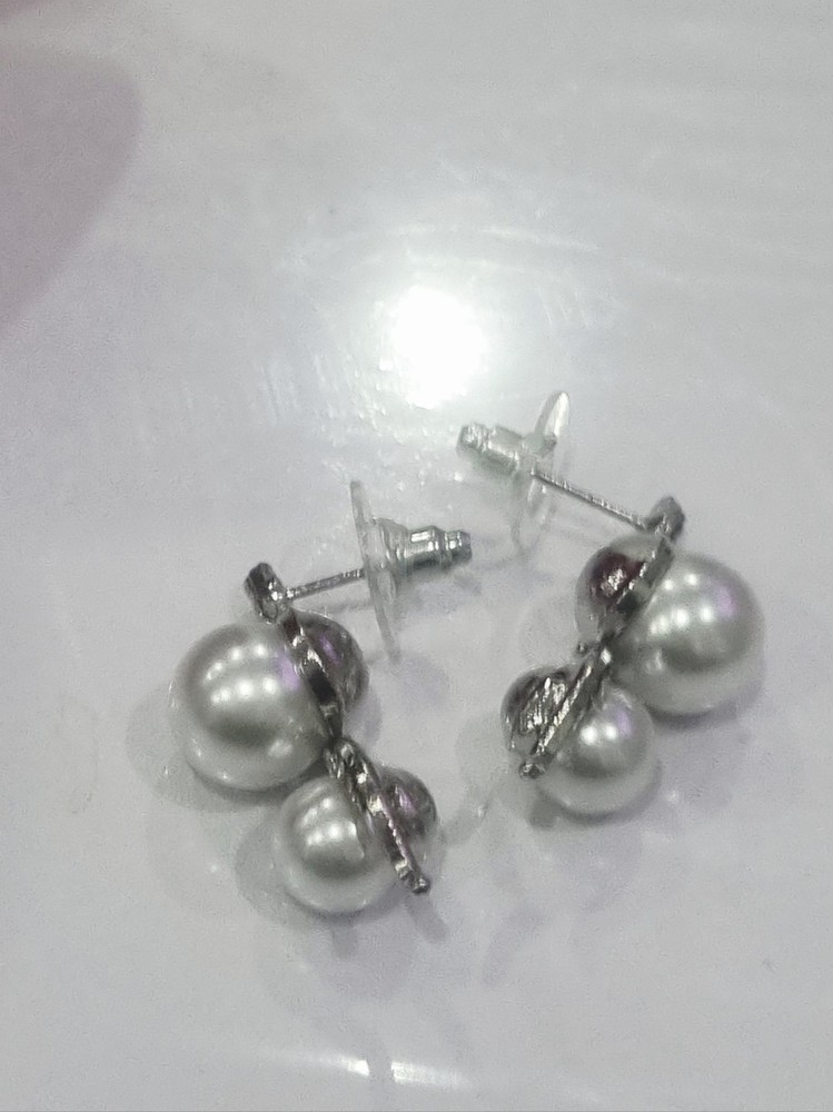Necklace and Earrings Set.
