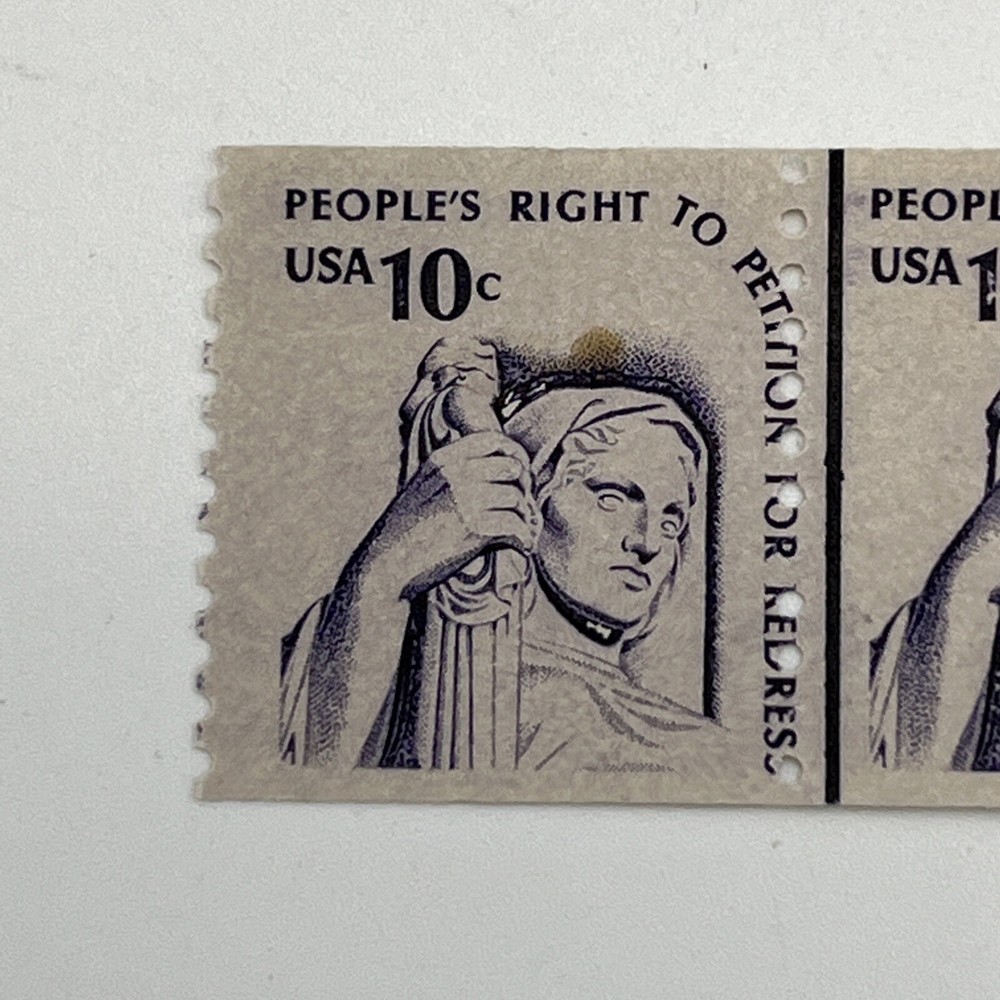 1617 Lined Pair Mint NH VF 10¢ Error Extremely Rare Variation