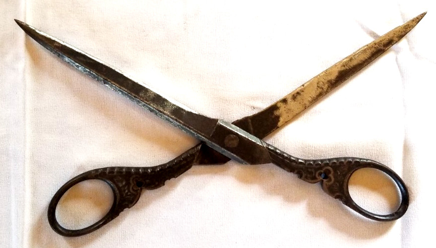 Antique VTG 9.25" Ornate Handle Victorian Scrollwork Shears Sewing Scissors READ
